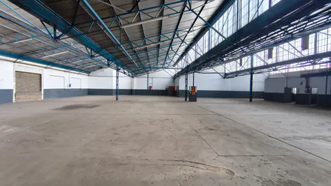 industrial-warehouse-To-Let-in-Benrose (10)